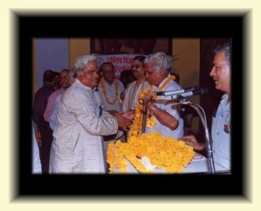 award3_L.jpg (18701 bytes)